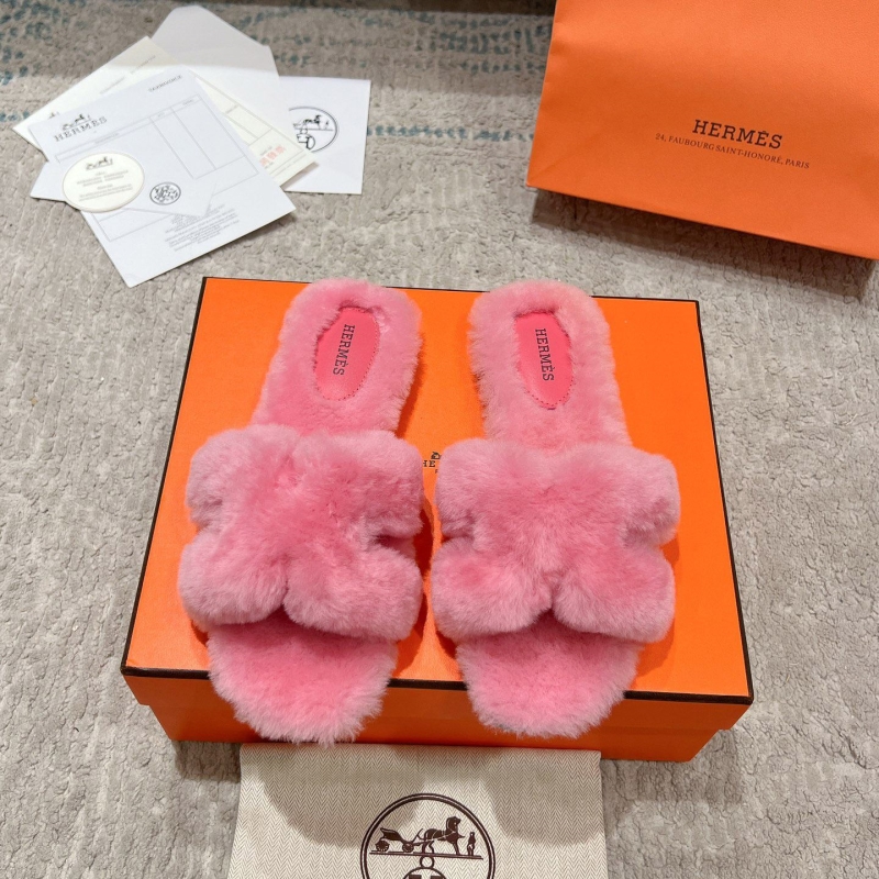 H**mes slippers